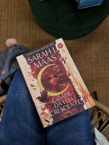 Livro: Cidade Da Lua Crescente | Sarah J. MAAS
