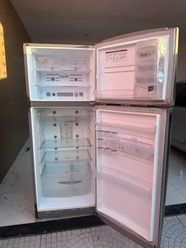 Geladeira (valor negociável)aceito cartão