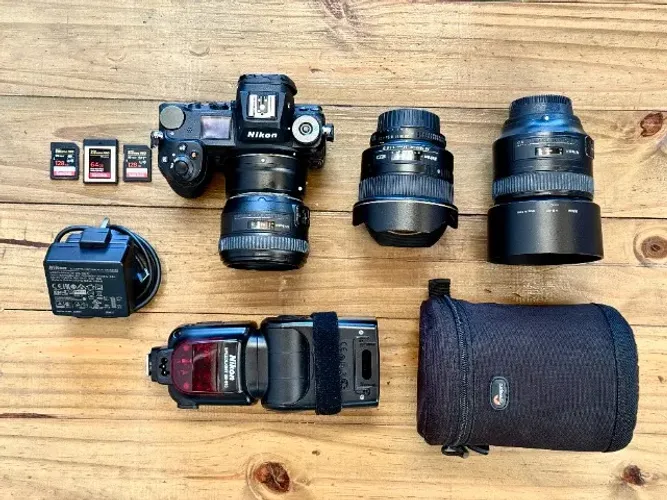Nikon Z6II + Kit completo de lentes e flash profissional