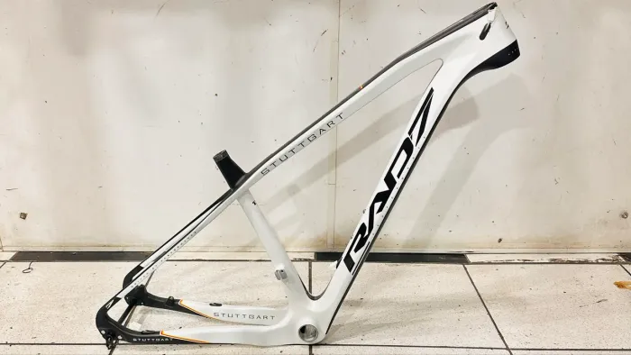 QUADRO RAD 7 STUTTGART CARBONO ANO 2025 -