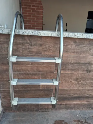 Escada para piscina