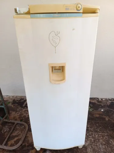 Vendo geladeira 