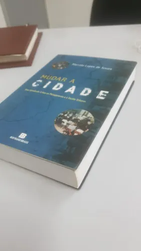 Vendo livro Mudar a Cidade, de Marcelo Lopes de Souza, em excelente estado