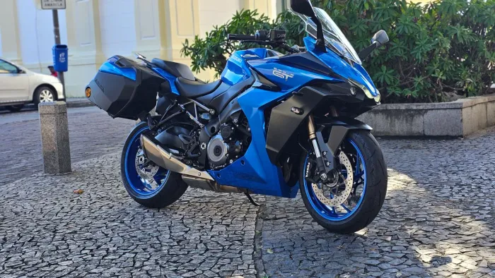Suzuki GSX-S 1000 GT 2024 - Apenas 4.400 km (Estado de Zero)
