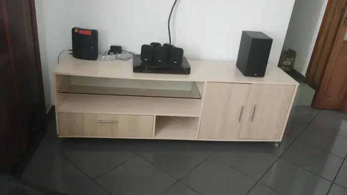 Vende-se Rack de sala