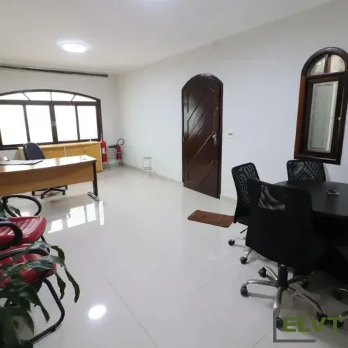 Sobrado Venda e locação com 4 Quartos, 3 Suítes, 4 Vagas e 219m² Vila Campesina