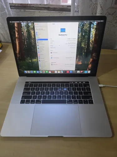 MacBook Pro 2018 i7 16gb 500gb SSD 15 polegadas Placa Vídeo 4gb - Aceito Troca