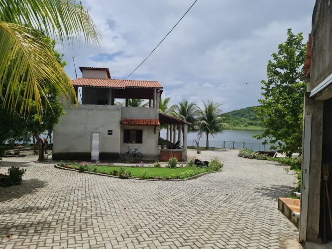 Chácara com acesso açude . Mata fresca guaiuba ce