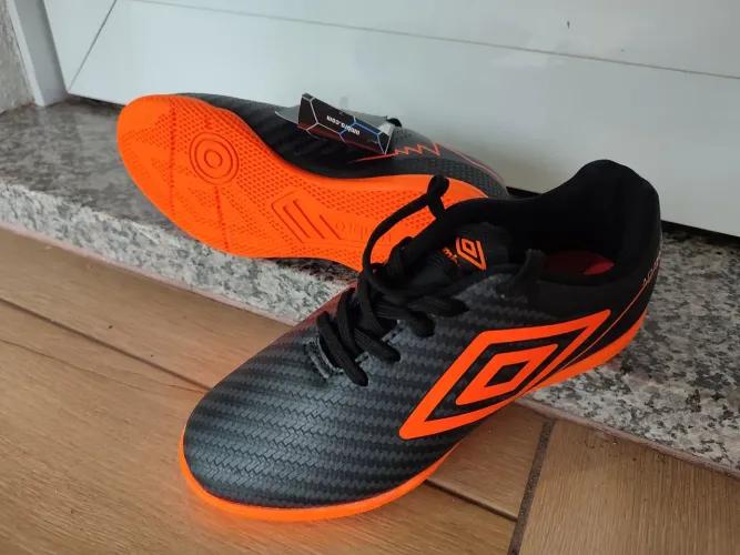 Chuteira Infantil Umbro Adamant Top Speed Jr. Nova Tam. 35 Futsal