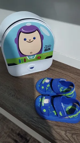 Sandália Grendene azul n°19 Buzz Lightyear com mochila