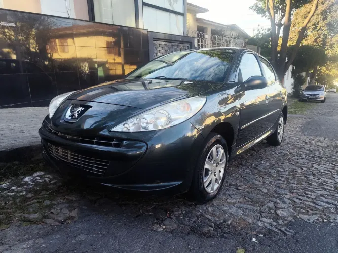 Peugeot 207 XR 1.4 Flex 8V 5P 2012