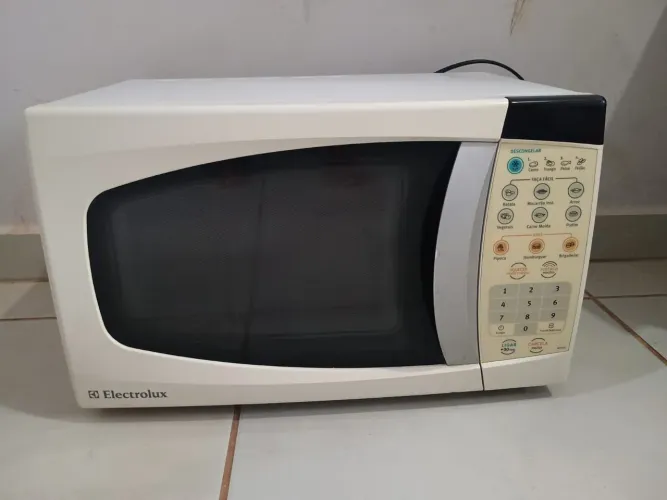 Microondas 23 litros,