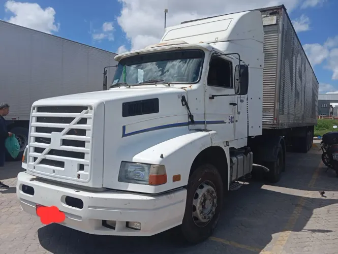 Vende-se Caminhão Volvo NL10 340 - Muito Conservado