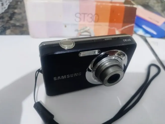 Câmera Samsung st30