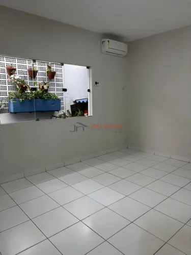Casa Comercial com 2 entradas e excelente localização em Centro - Mogi das Cruzes
