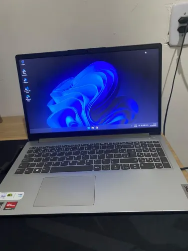 NOTEBOOK LENOVO RYZEN 5 7 GERAÇÃO, 8 DE RAM DDR 5 E SSD 500