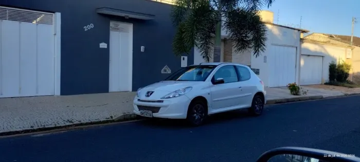 Peugeot 207 XR 1.4 Flex 8V 3P 2013