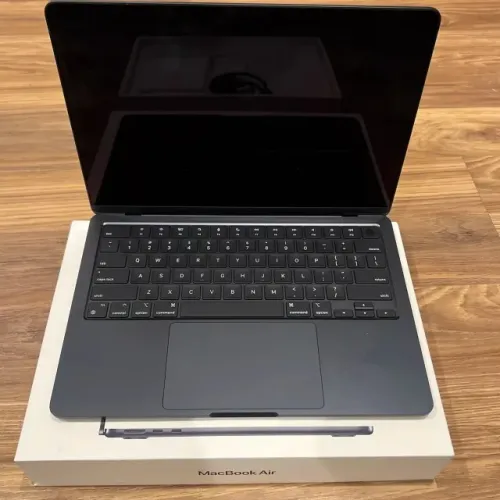 Apple MacBook Air 13.6 Pol Chip M3 Cor Meia Noite 16Gb e 512Gb Ssd
