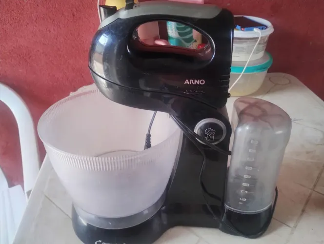 Vendo essa batedeira