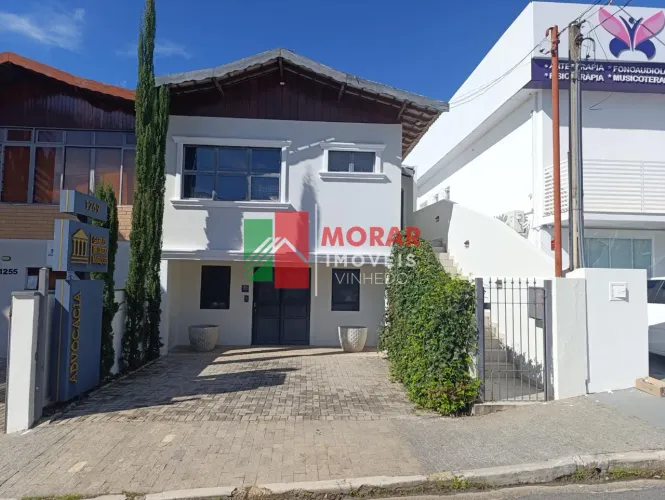 Casa comercial para venda ou locação no Jardim Itália em Vinhedo com escritório e edícula