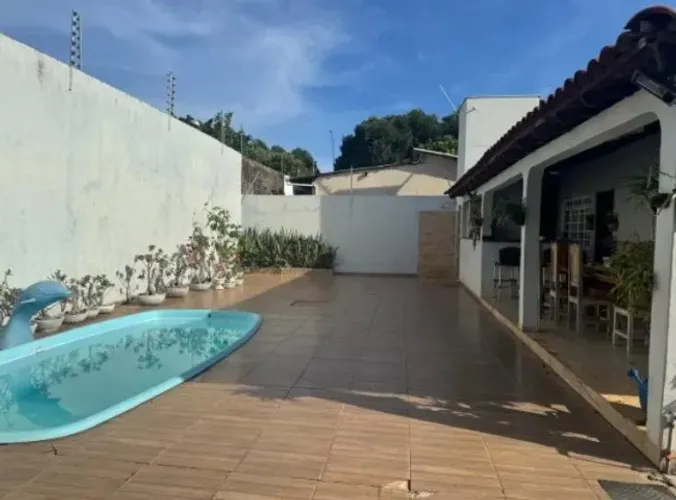Casa á venda no Alto Branco com piscina por 300mil 