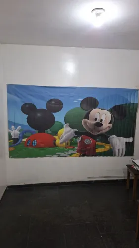 Vendo painel em lona com tema mickey