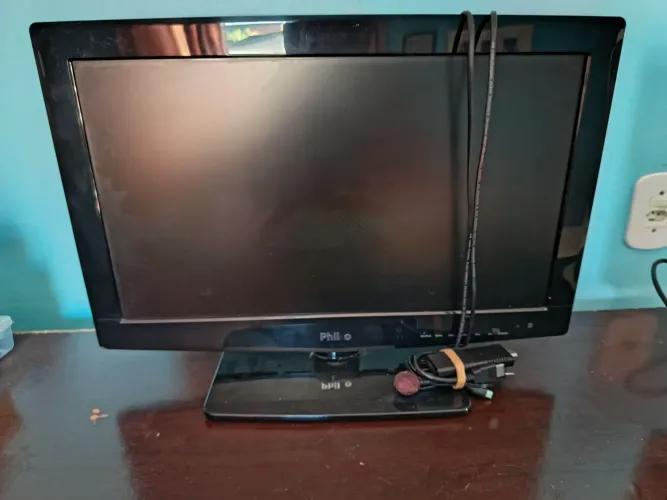 TV Philco 21.5"     +bônus     TV Stick ANDROID 