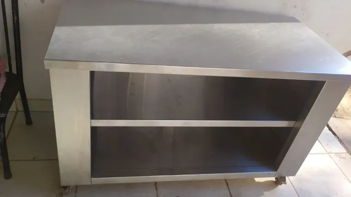 MESA DE INOX SEMINOVA TOPISSIMA