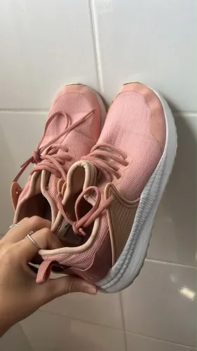 Vendo tênis puma rosa