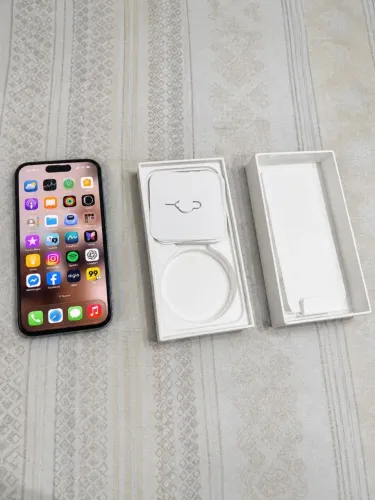iPhone 15 impecável