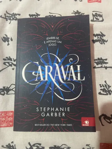 Livro Caraval