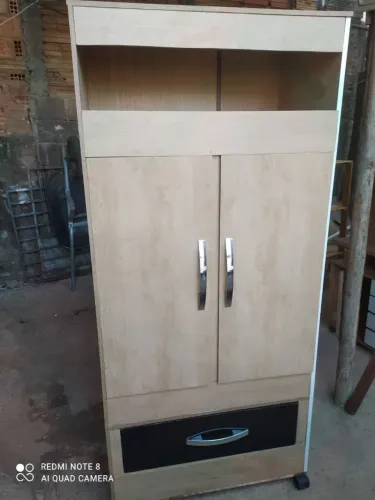 Guarda-roupa multiuso