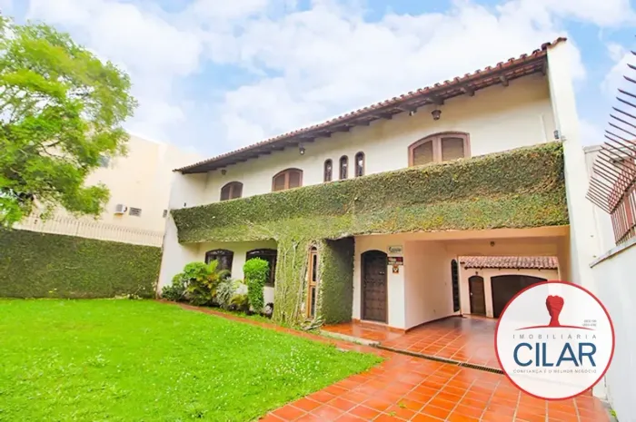 Casa 3 quartos em 2 pavimentos no Ahú
