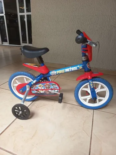 Bicicleta Aro 12 - Patrulha Canina - Azul e Vermelha - Bandeirante 3278