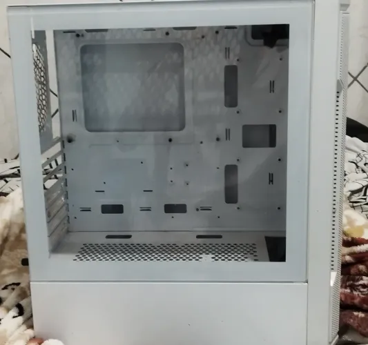 Gabinete gamer branco