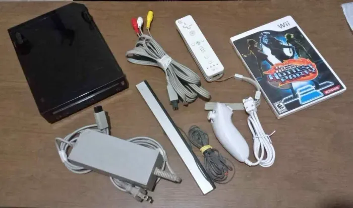 ? Nintendo Wii Black - R$ 400