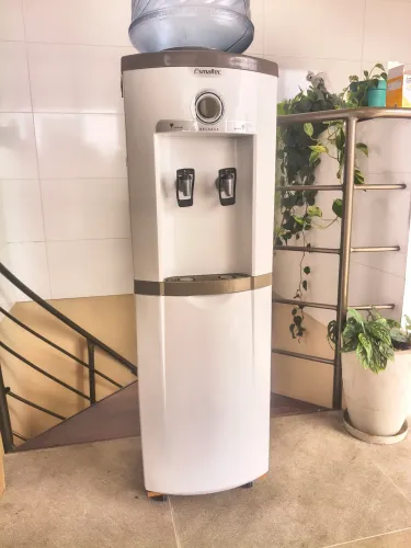 Bebedouro de Coluna Esmaltec EGC 35B com Compressor 220V Branco + 3 garrafões INDAIA