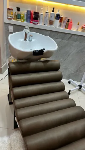 Lavatório para cabelo Spa e cadeira Impecável