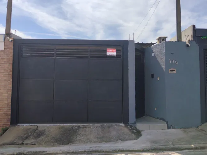Vende-se casa no bairro Vereador Eduardo Andrade Reis (Zona oeste)