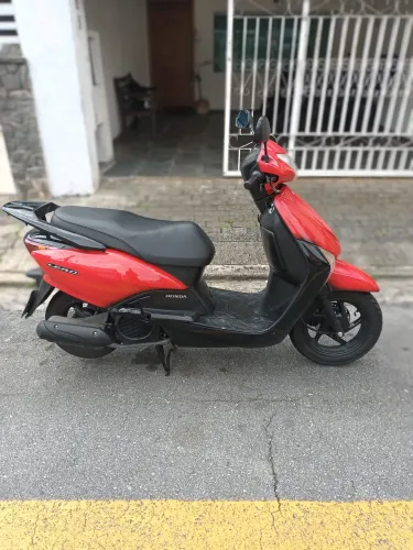 Honda Lead - automatica.   Aceito cartão 18x