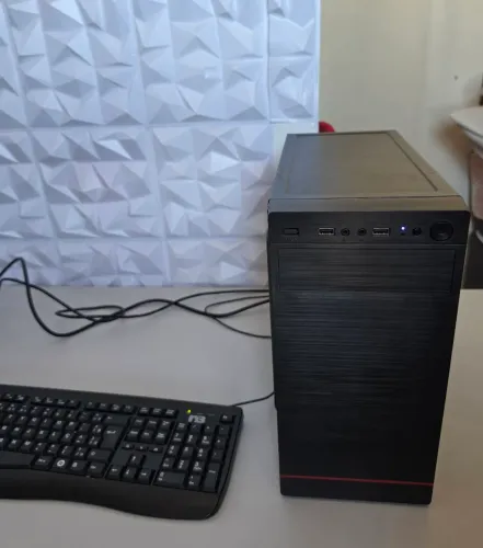 PC AMD 12GB DE RAM COM SSD