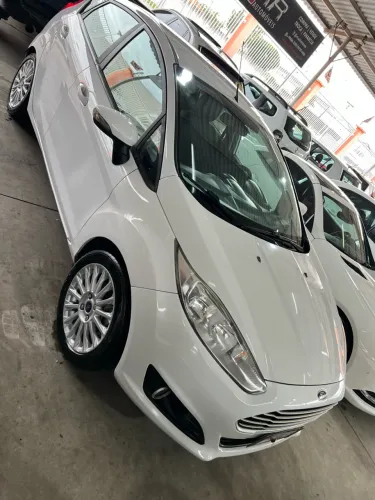Ford Fiesta 1.6 16V Flex Mec. 5P 2015