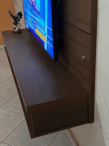 Painel para TV Suspenso com Bancada - Cor Nogueira - Até 65?