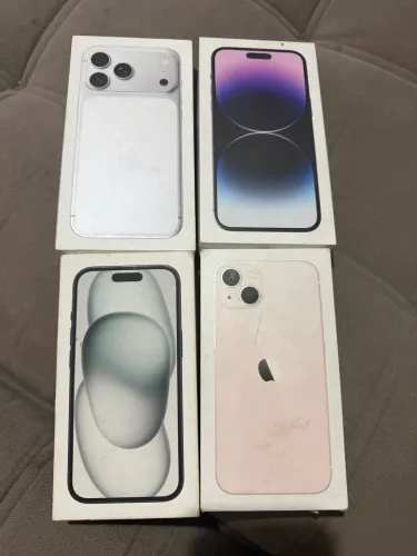 Caixas de iPhones