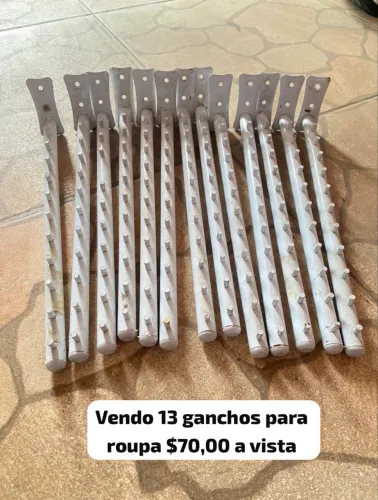 Suporte para roupa loja