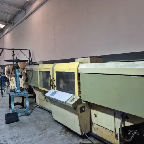 Injetora de Plastico Oriente IHP 1400h420