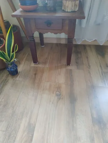 Mesa de centro e canto madeira demolição, motivo mudança