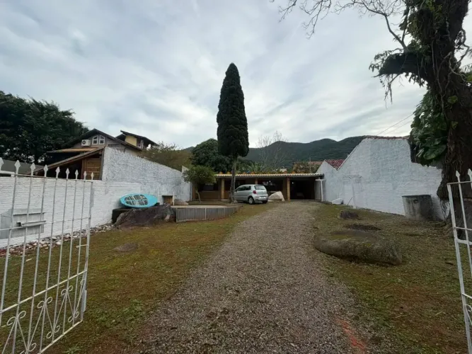 Imóvel para venda tem 90 metros quadrados com 4 quartos em Praia de Fora - Palhoça - SC