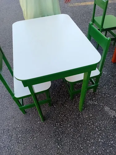 Kit mesa e duas cadeirinhas infantis