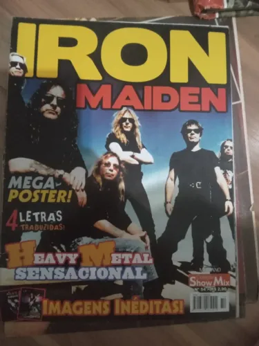 Itens de colecionador recortes e revistas do Iron Maiden